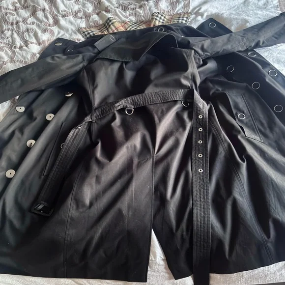 BURBERRY Ring Pierced Mid-length Kensington-fit Gabardine Trench
🫦HARD-2-FIND👄 - Picture 13 of 16